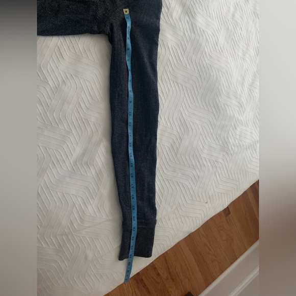 dark grey lululemon long sleeve shirt - Picture 7 of 10